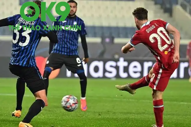 Cú hat-trick đẳng cấp của tiền đạo người Bồ vào lưới Atalanta (Ảnh: TNT Sport)